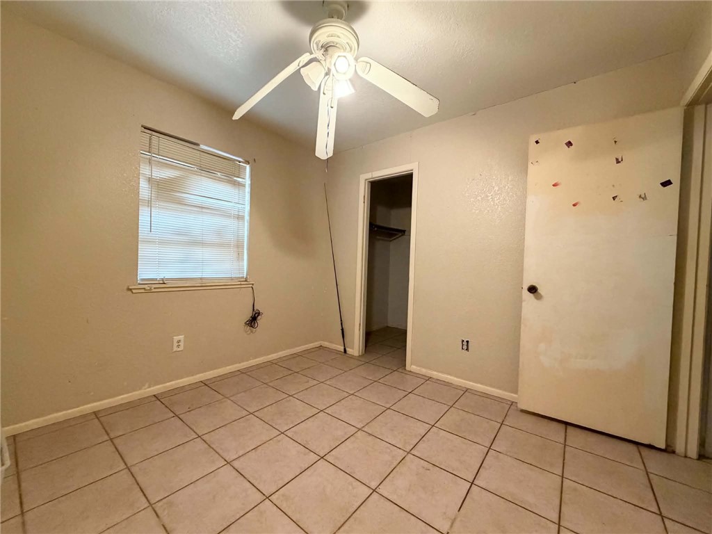 2929 Mary St Property Photo 6