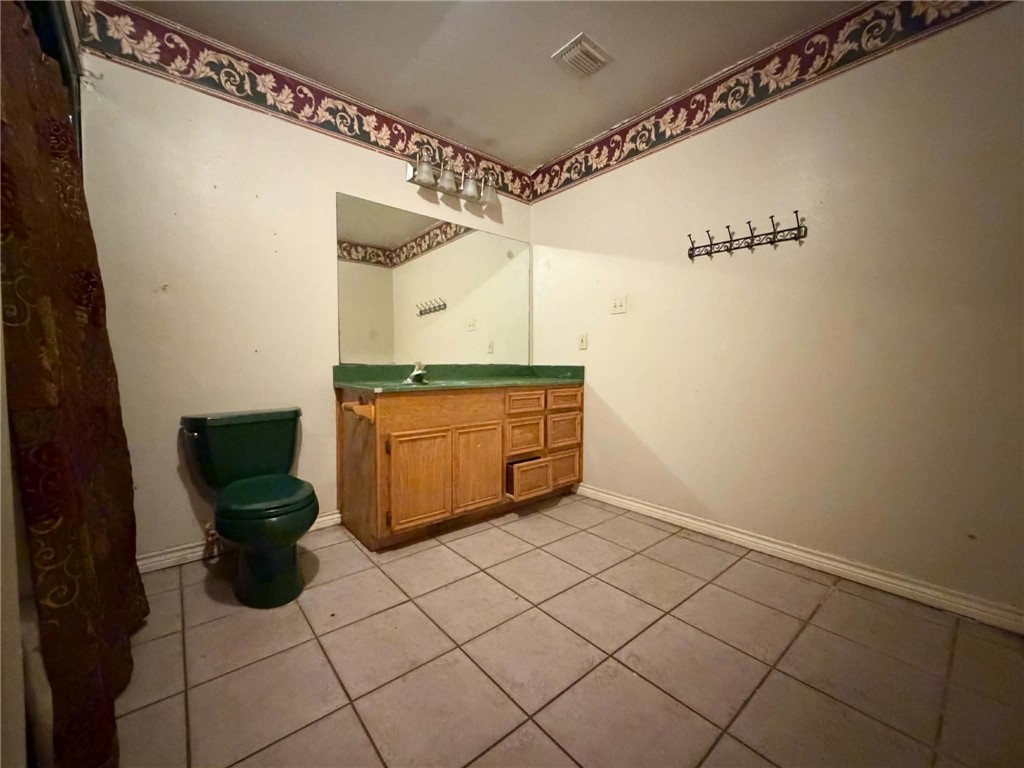 2929 Mary St Property Photo 8