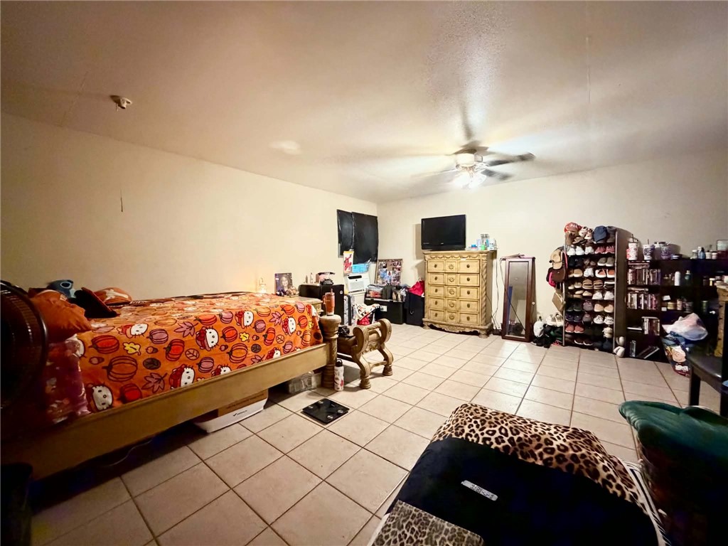 2929 Mary St Property Photo 10