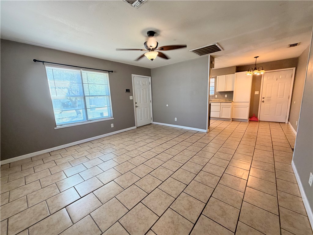 513 Alamo St Property Photo 6