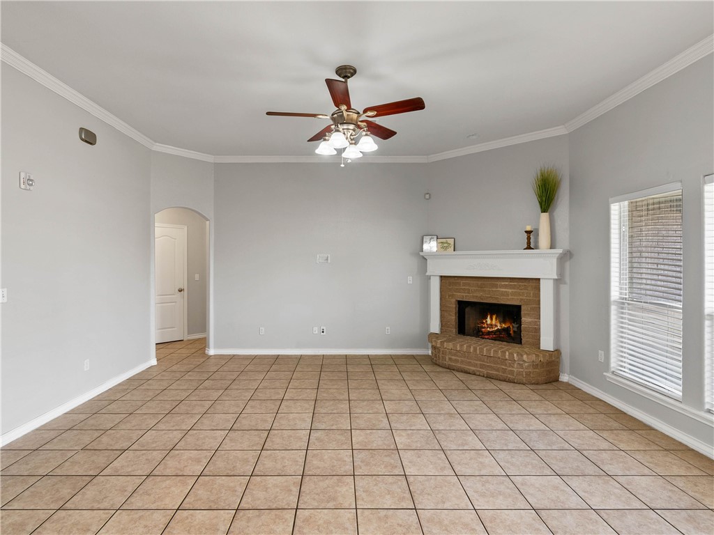 103 Collins St Property Photo 4