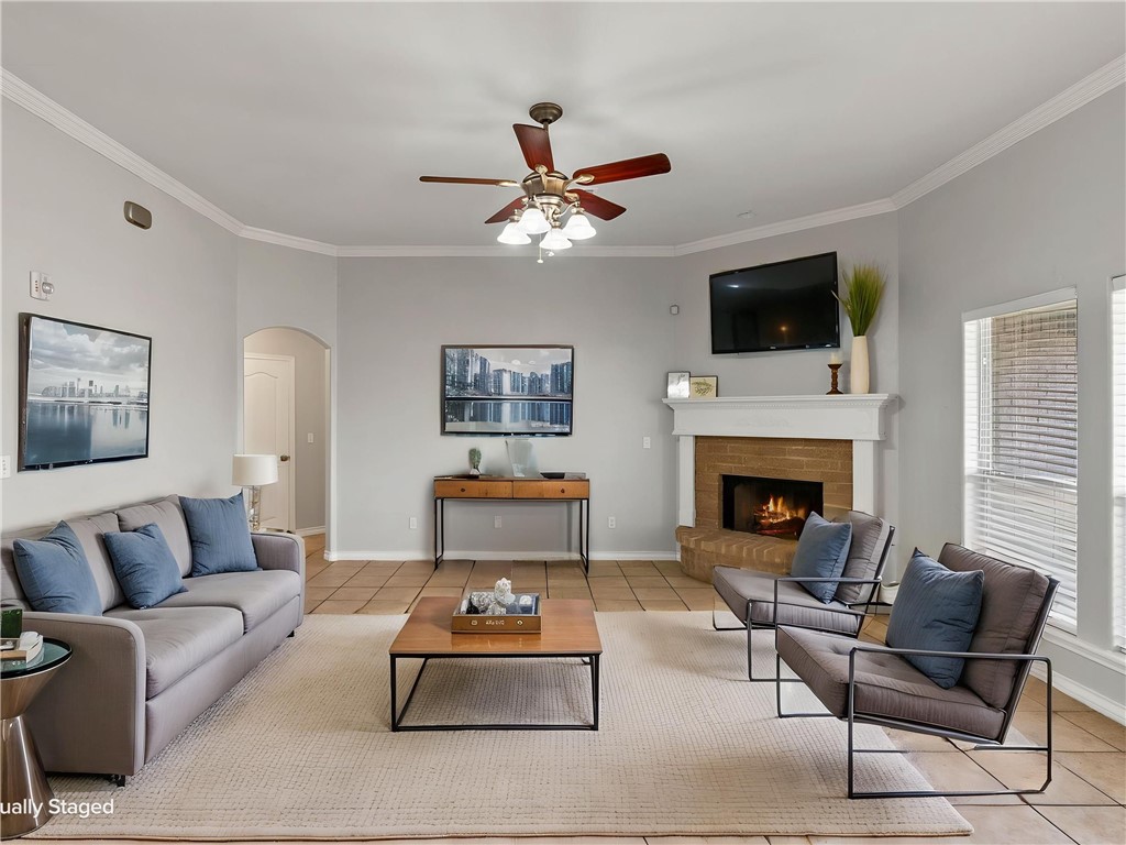 103 Collins St Property Photo 5