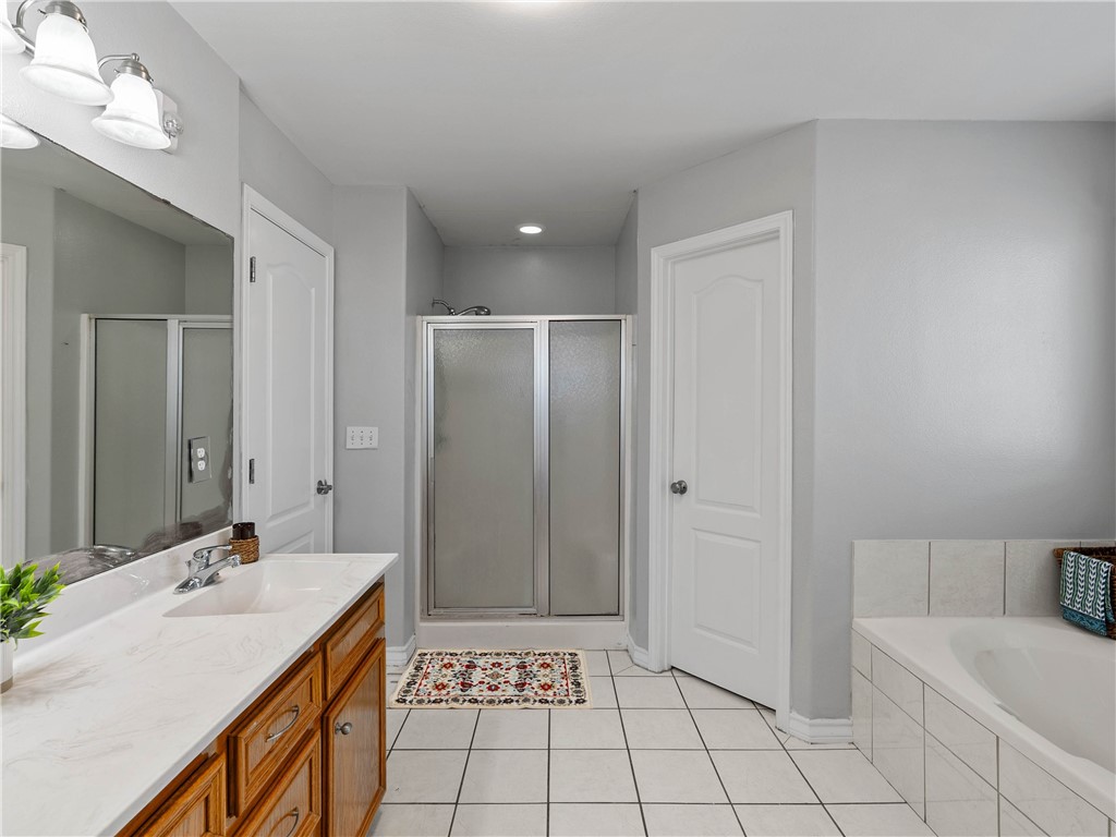 103 Collins St Property Photo 14