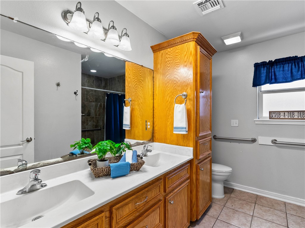 103 Collins St Property Photo 19