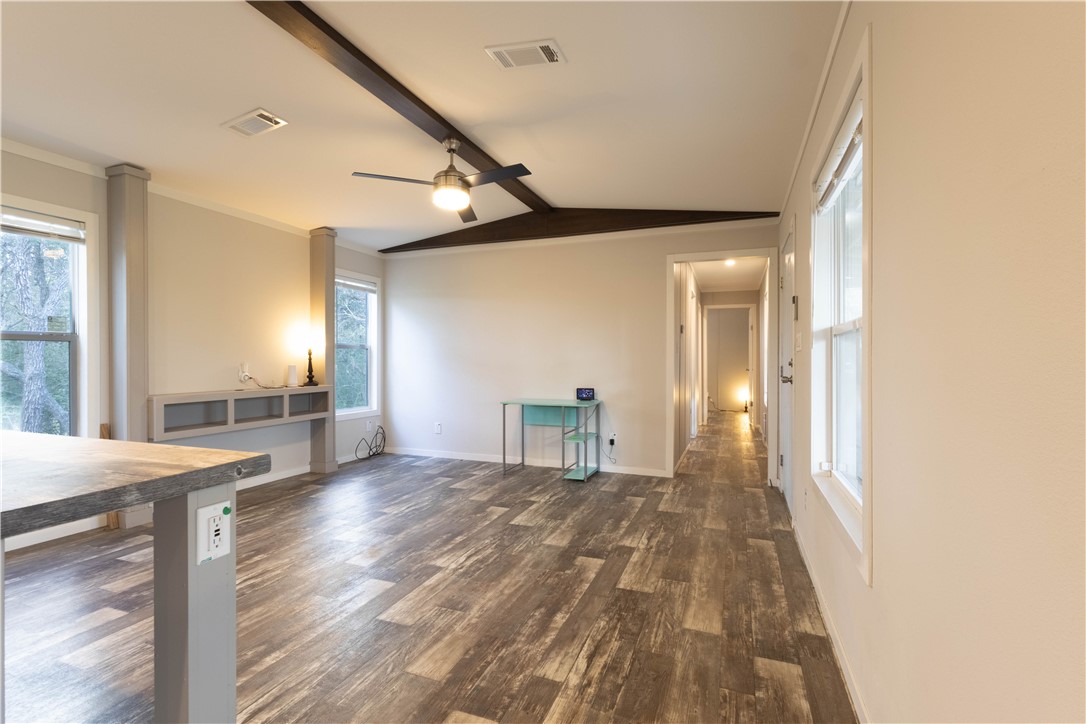 1212 Fort Worth St Property Photo 4