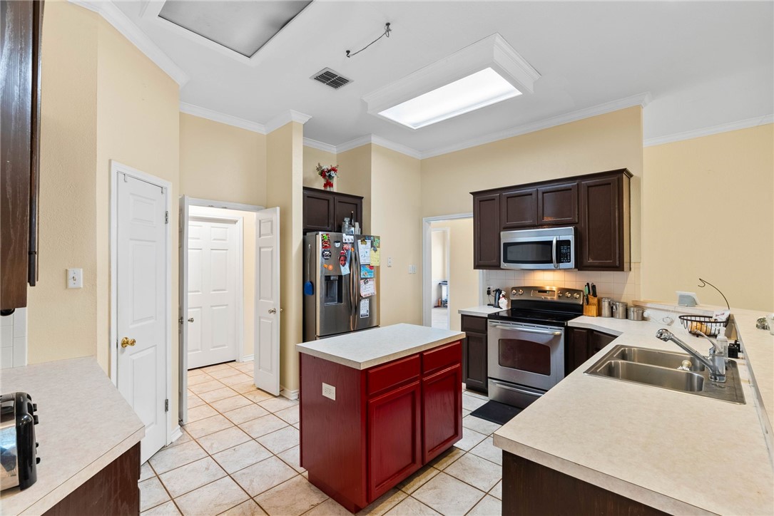 14936 Sandy Creek Ct Property Photo 11
