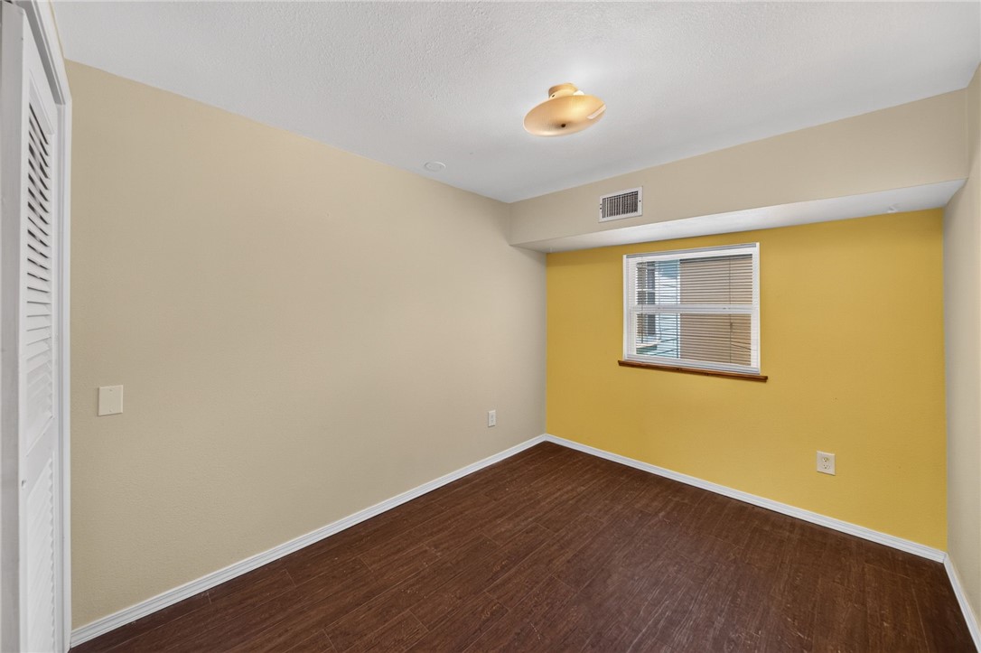 425 Palmero St Property Photo 16