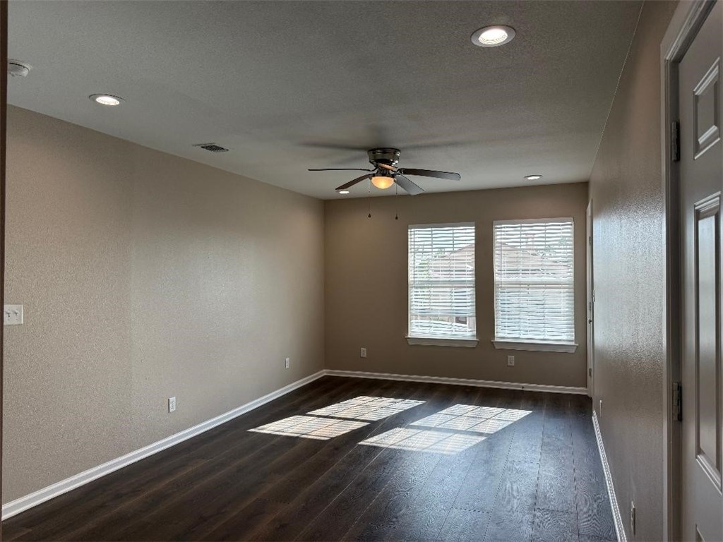 1101 2nd St Property Photo 3