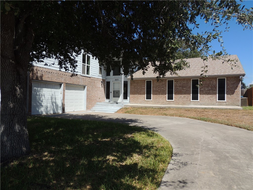 849 Cliff Dr Property Photo 1