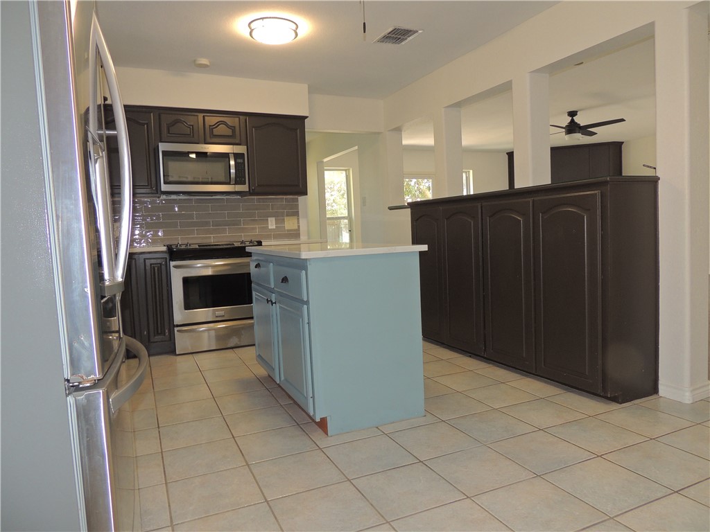 849 Cliff Dr Property Photo 4