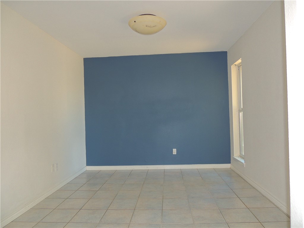 849 Cliff Dr Property Photo 6