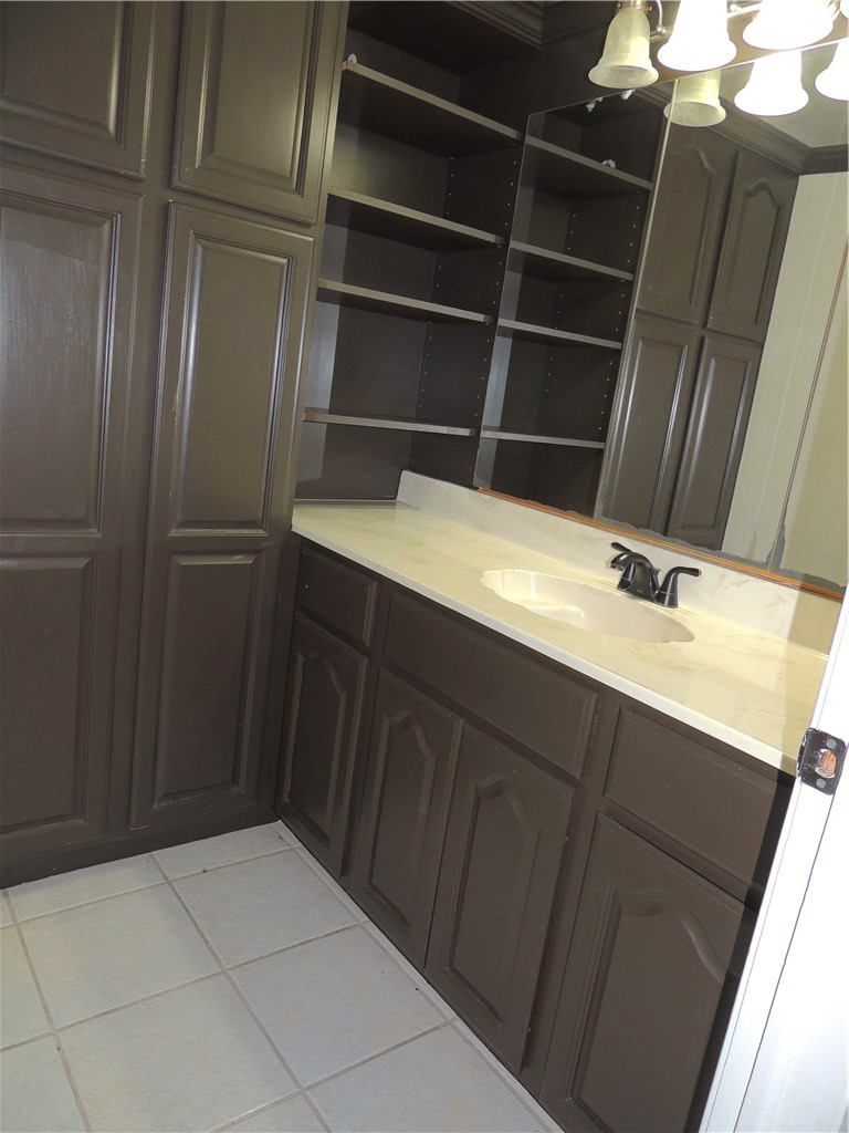 849 Cliff Dr Property Photo 7