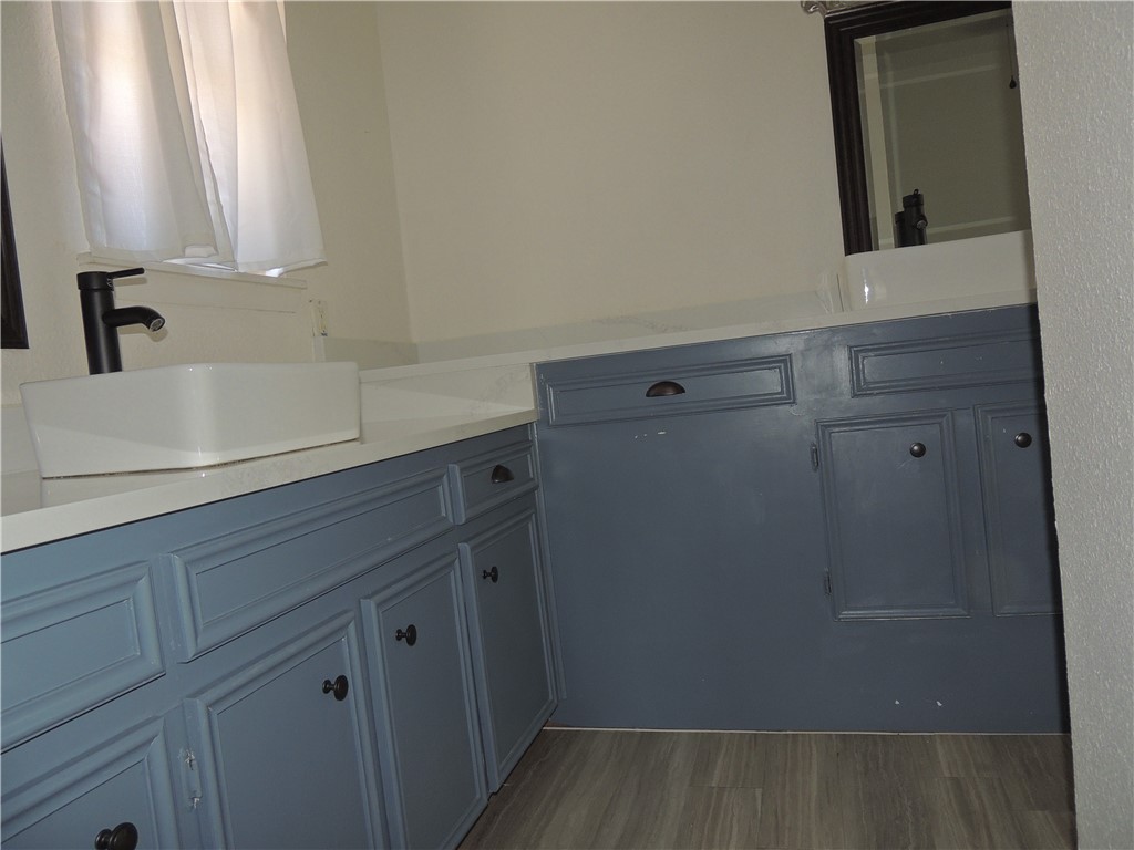 849 Cliff Dr Property Photo 14
