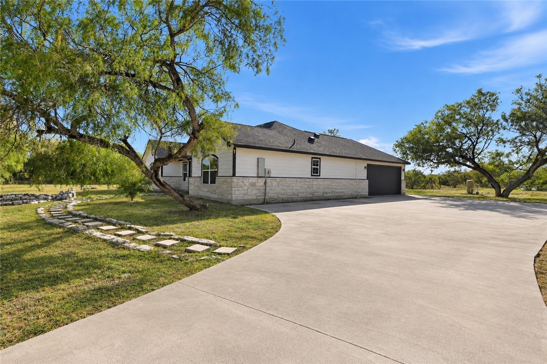 5769 Grand Lake Cir Property Photo 4