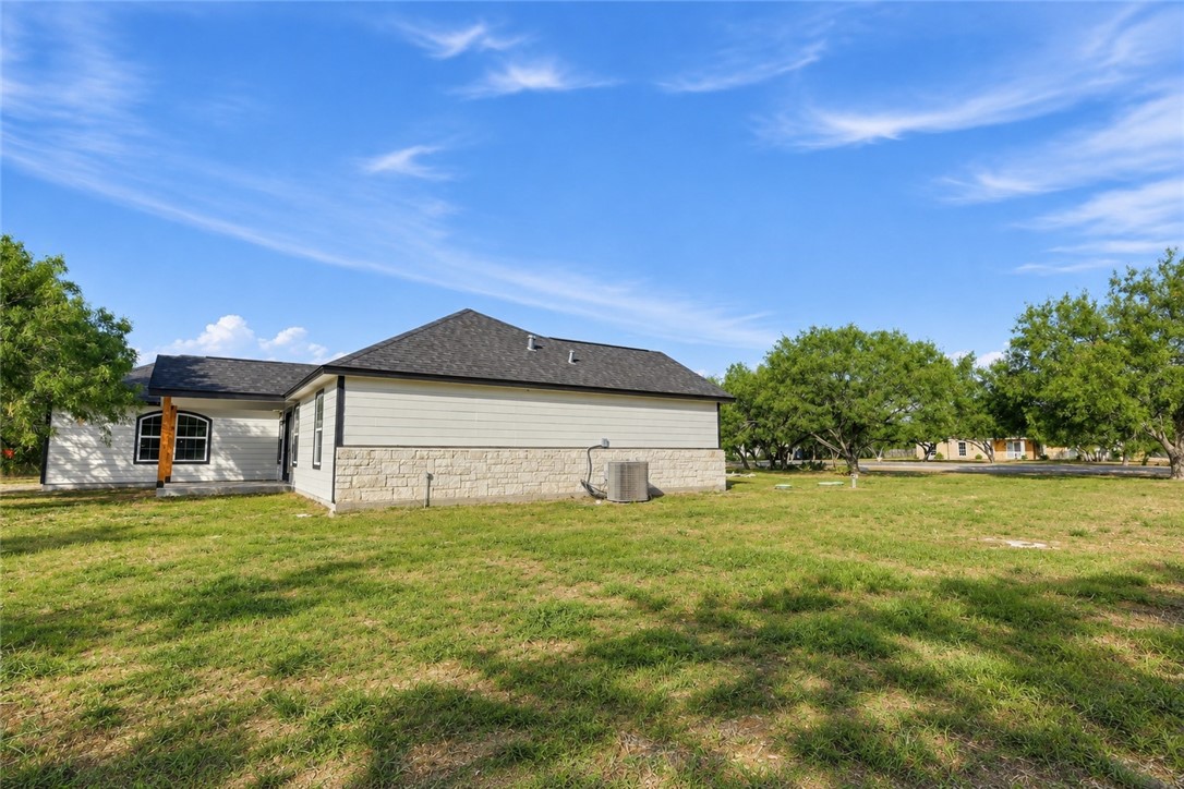 5769 Grand Lake Cir Property Photo 6