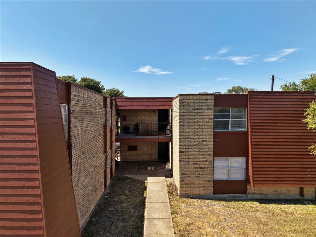 410 Lang Road Property Photo 6