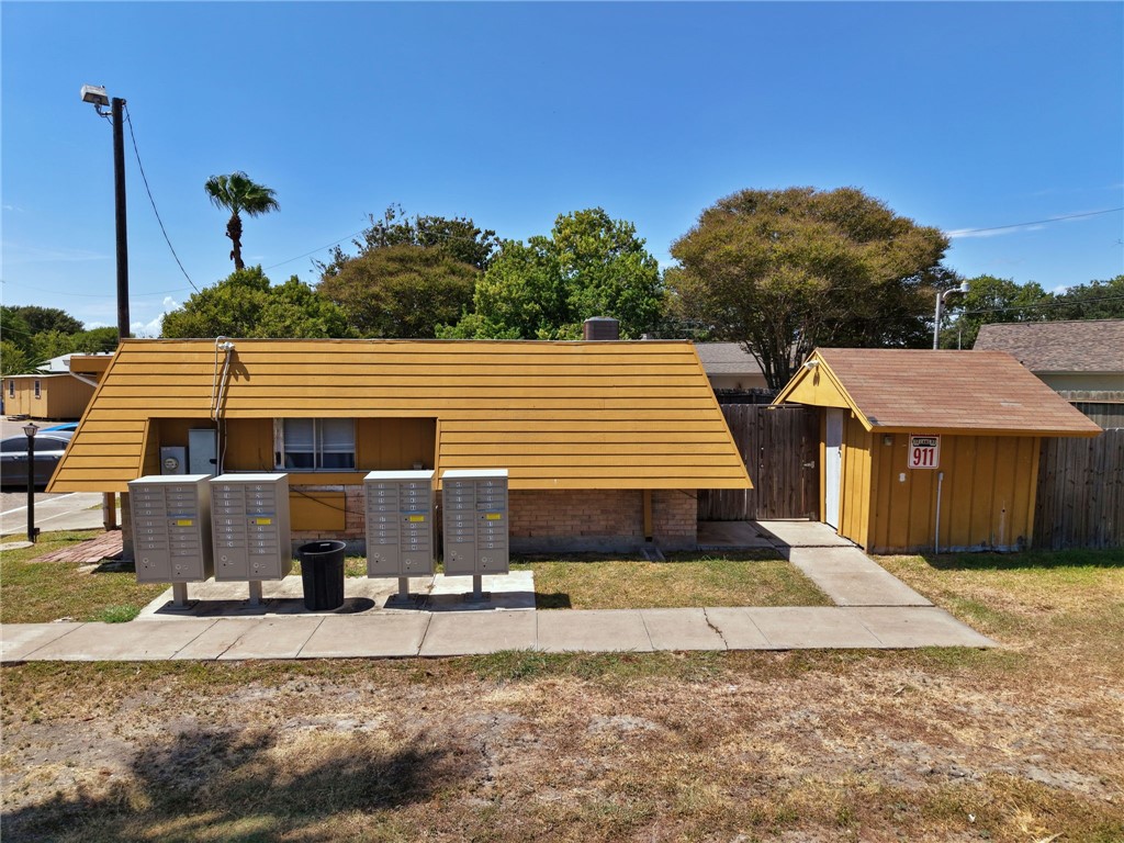 410 Lang Road Property Photo 9