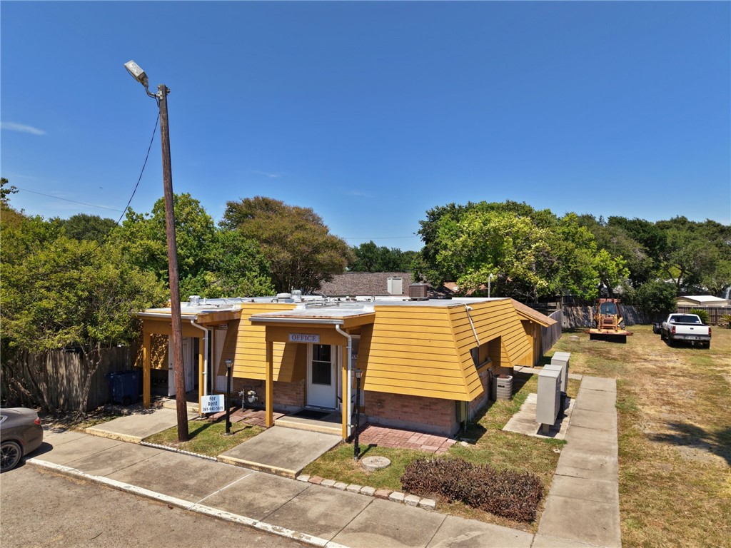 410 Lang Road Property Photo 10
