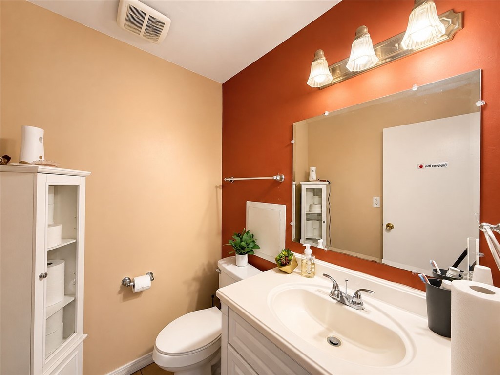 410 Lang Road Property Photo 15