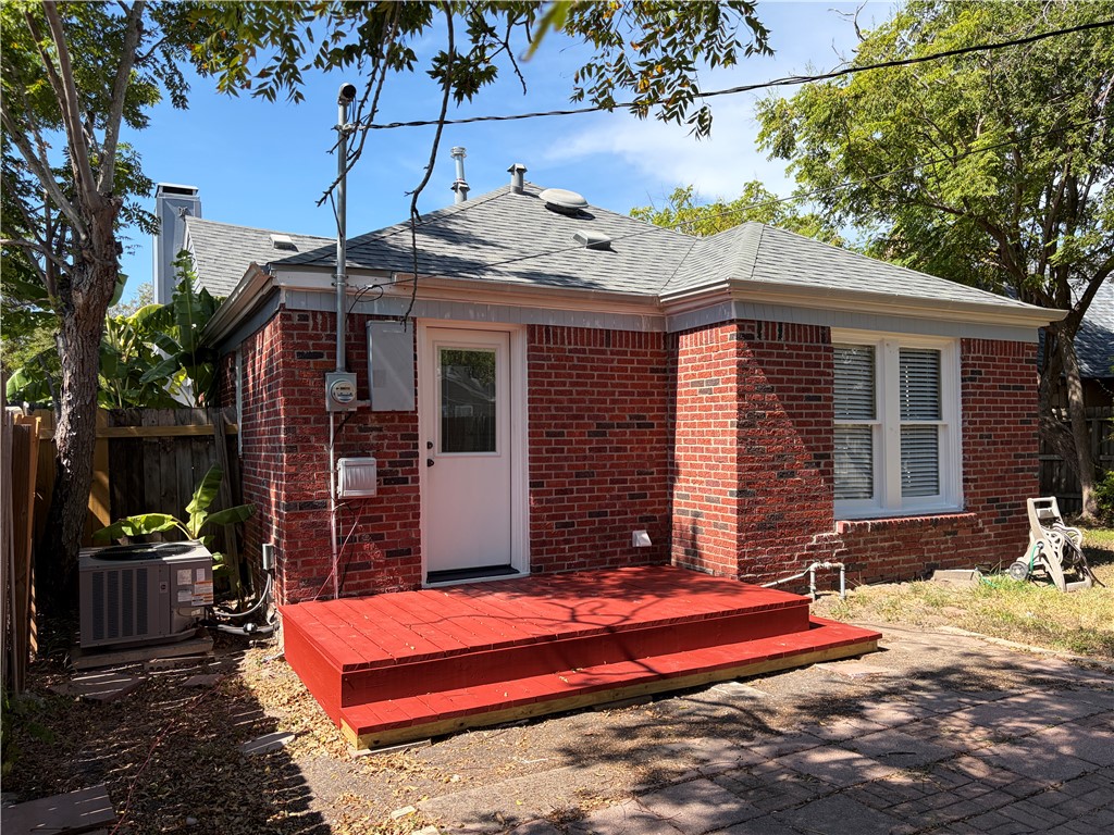 609 Southern St Property Photo 12