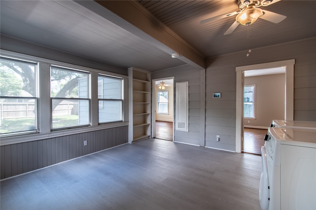 3038 Austin St Property Photo 14