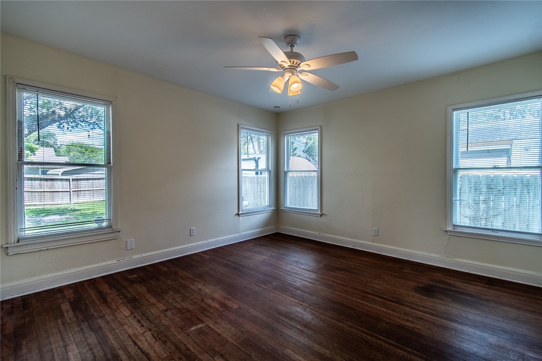 3038 Austin St Property Photo 17
