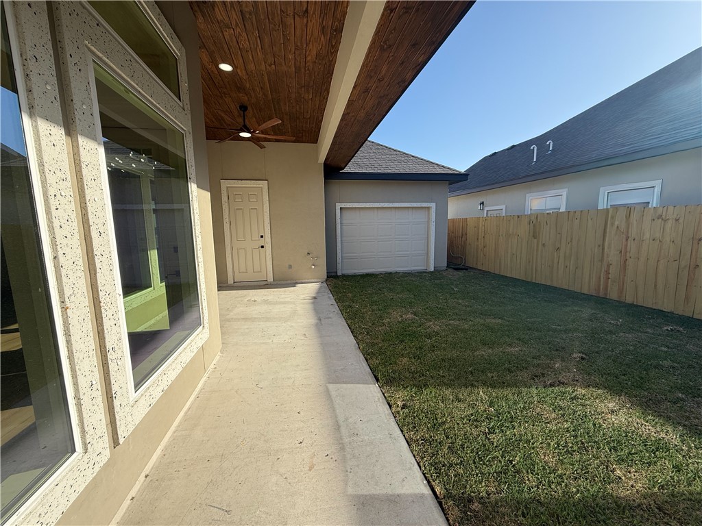 7621 Roman Dr Property Photo 24