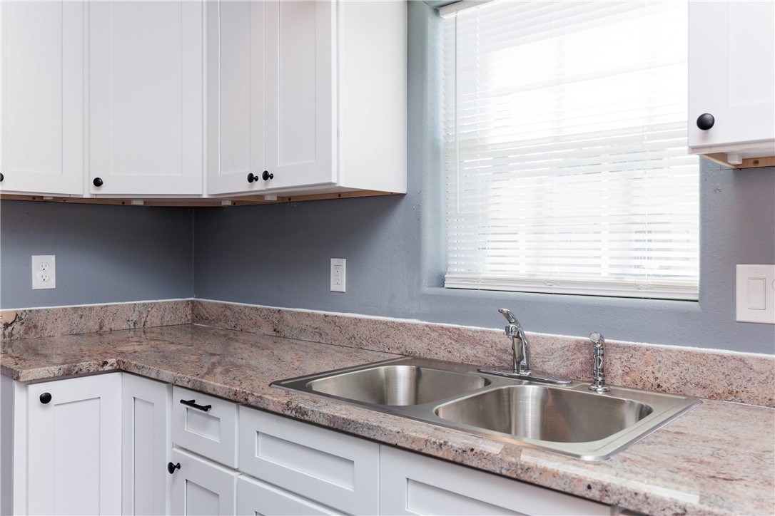 2407 Mary St Property Photo 10