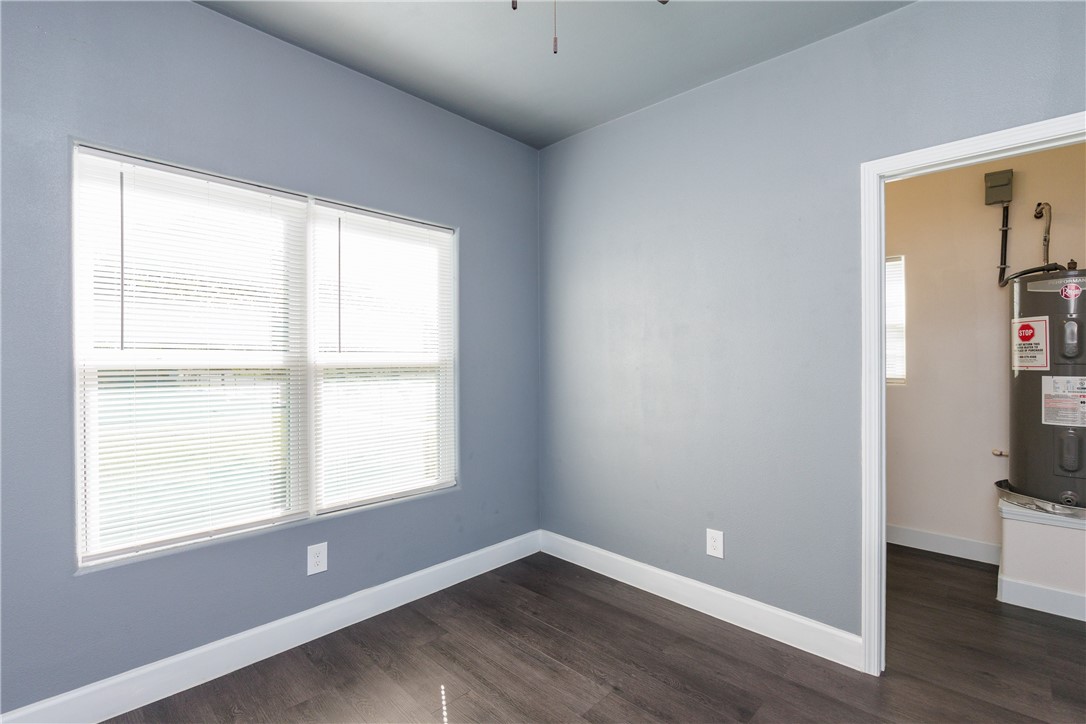 2407 Mary St Property Photo 12
