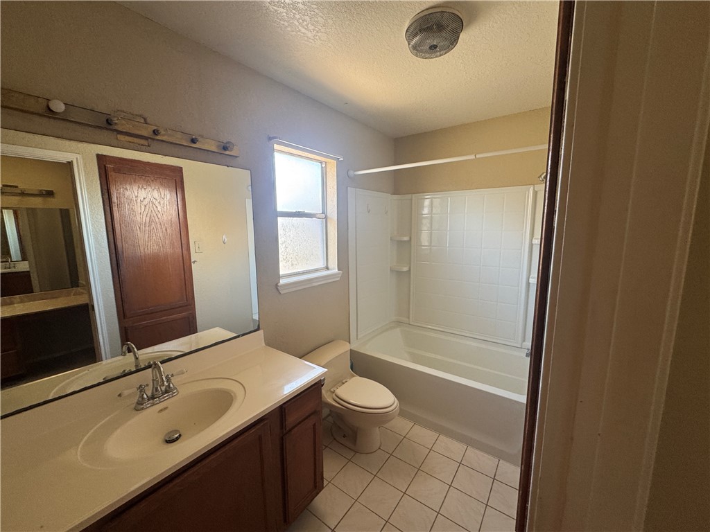 910 Saint Timothy St Property Photo 10
