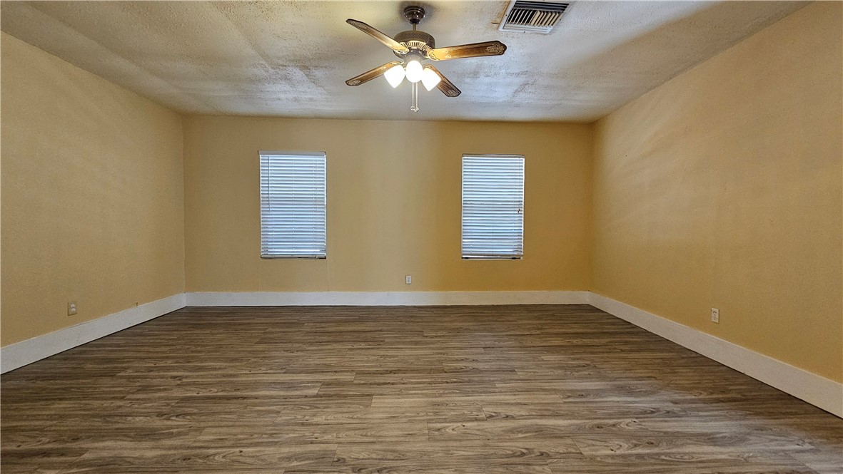 605 Aristocrat Dr Property Photo 5