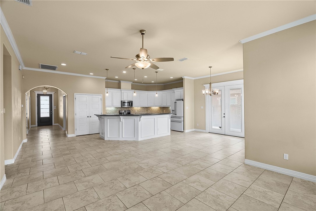 1717 Sea Oak Dr Property Photo 2