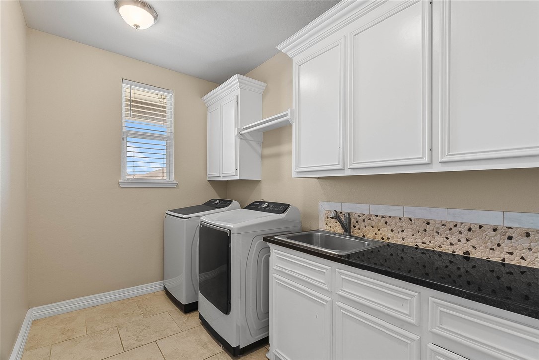 1717 Sea Oak Dr Property Photo 4