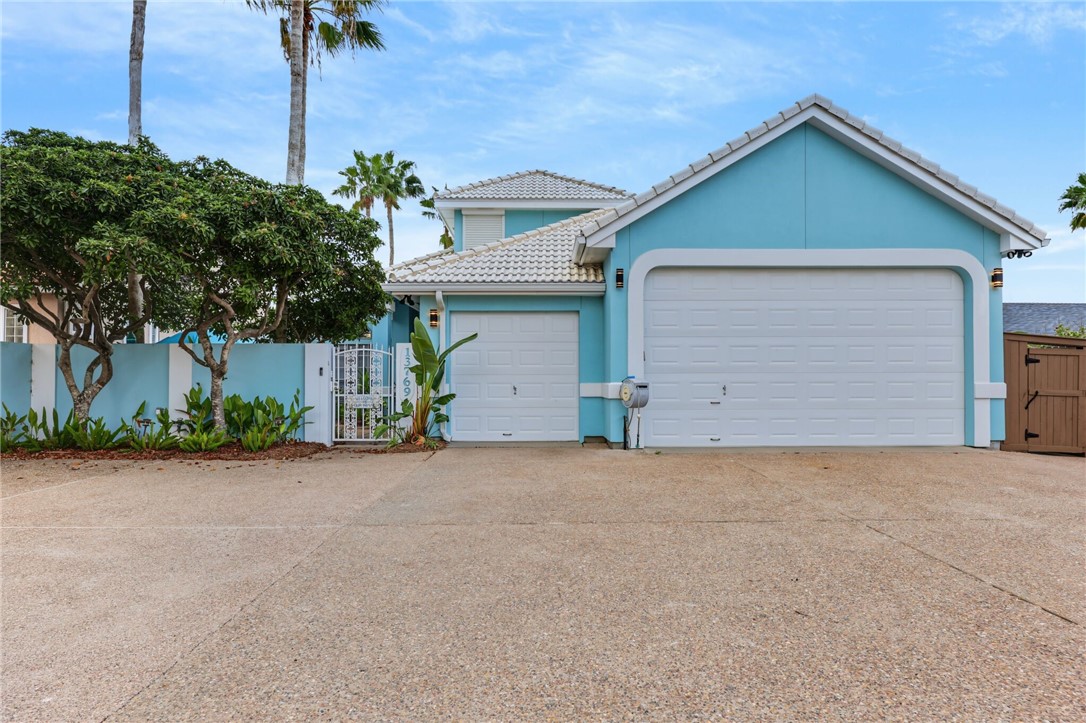 13769 Eaglesnest Bay Dr Property Photo 1