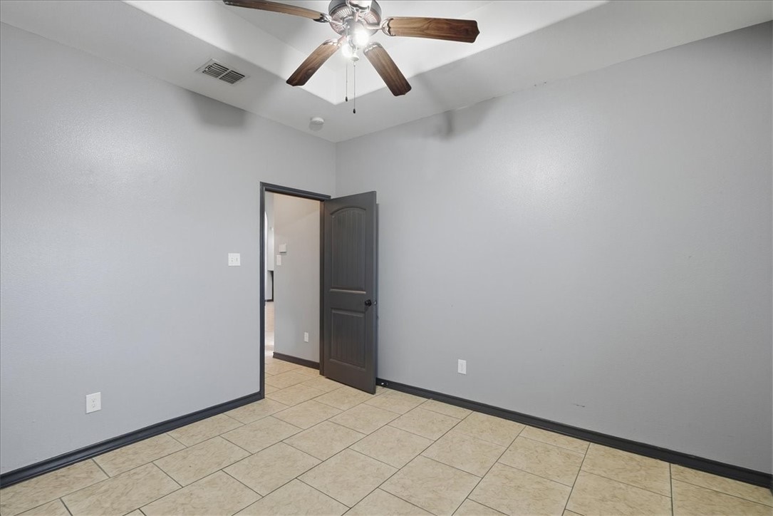 3905 Elvis Dr Property Photo 33