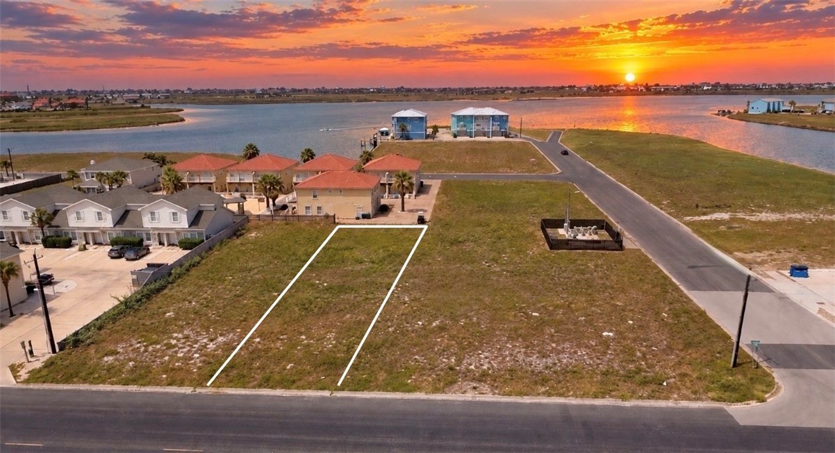 15005 Leeward Dr Property Photo 1