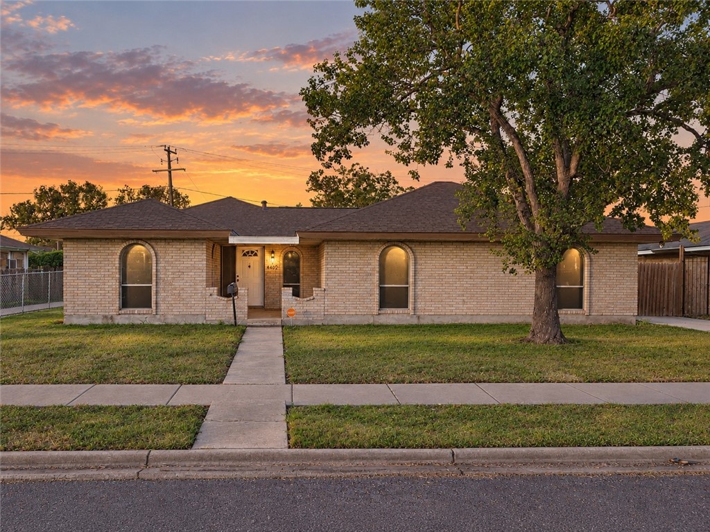 4702 Coventry Property Photo 1