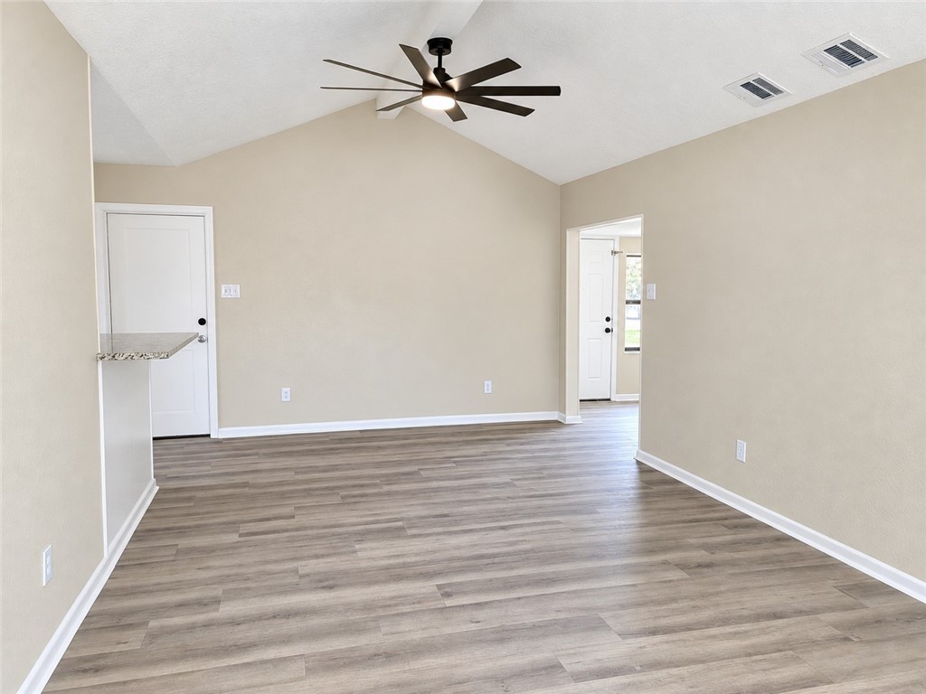 4702 Coventry Property Photo 10