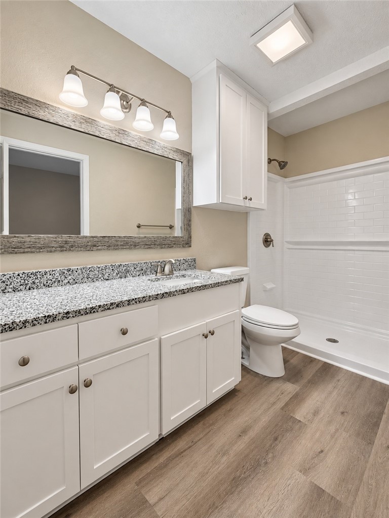 4702 Coventry Property Photo 12