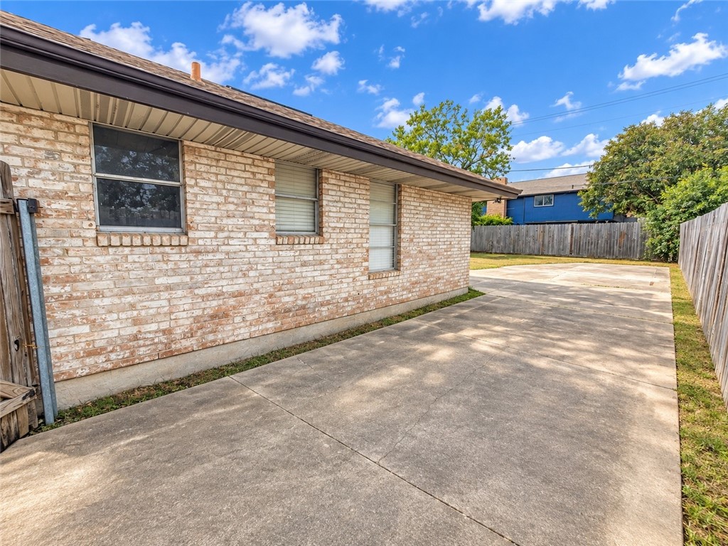 4702 Coventry Property Photo 16