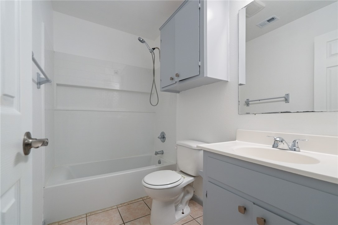 310 Easy St A Property Photo 12