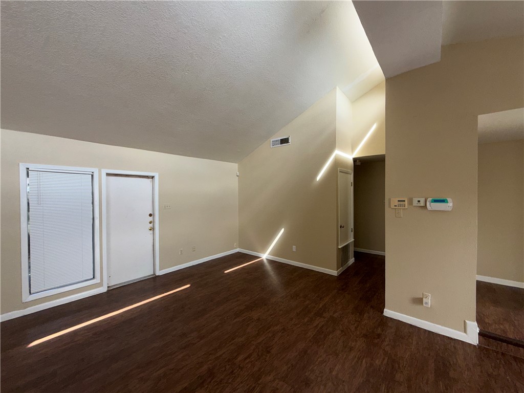 6543 Long Meadow Dr Property Photo 4