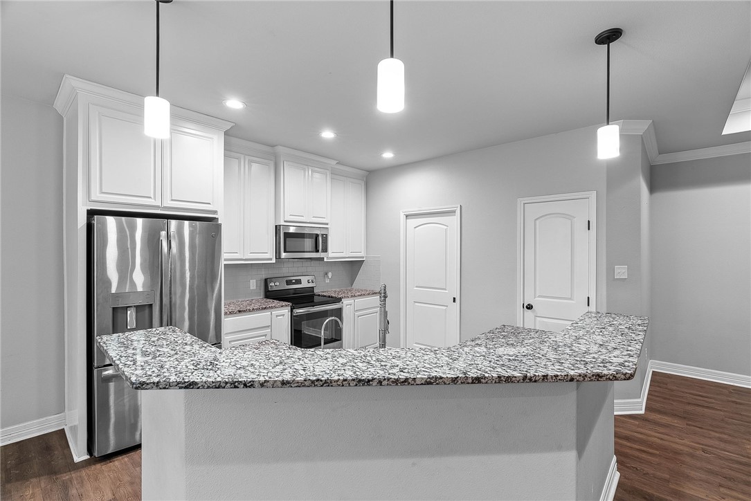 7309 Clapton Dr Property Photo 8