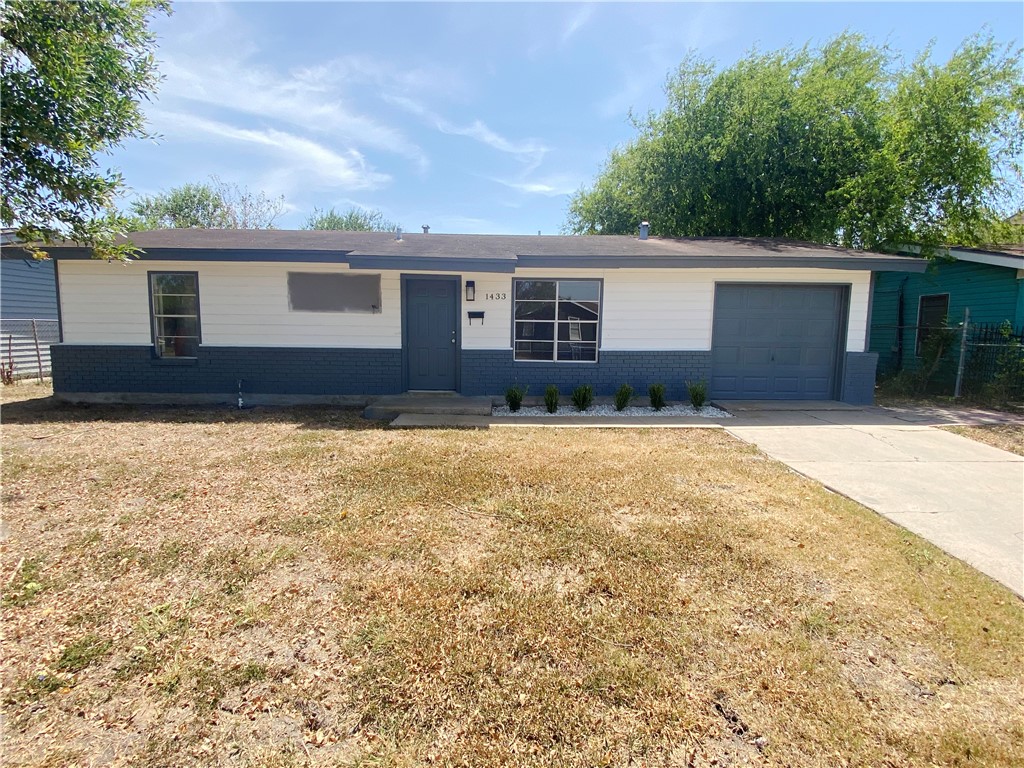 1433 Madrid Dr Property Photo 1