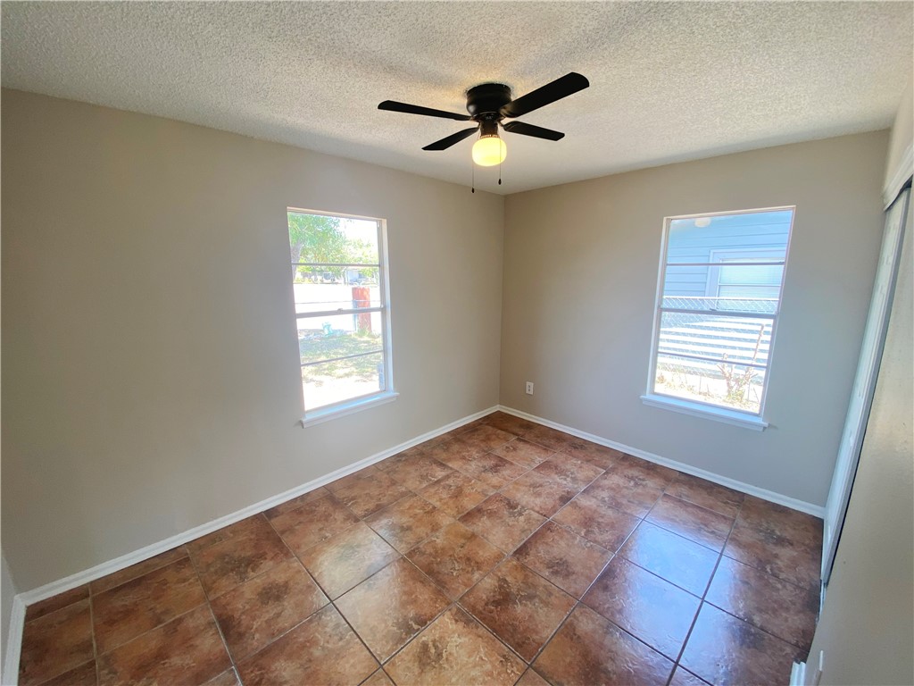 1433 Madrid Dr Property Photo 14