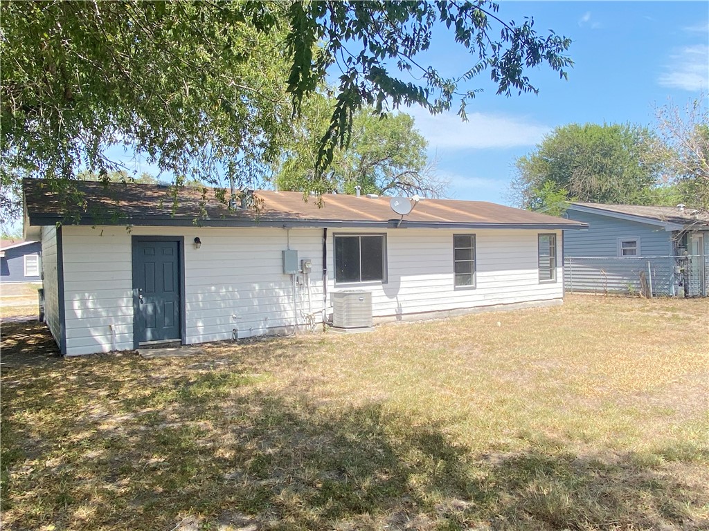 1433 Madrid Dr Property Photo 19