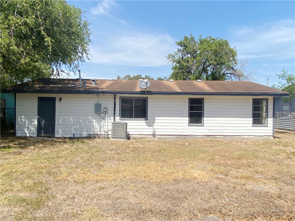 1433 Madrid Dr Property Photo 20