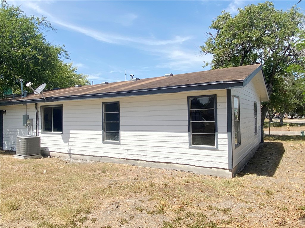 1433 Madrid Dr Property Photo 21