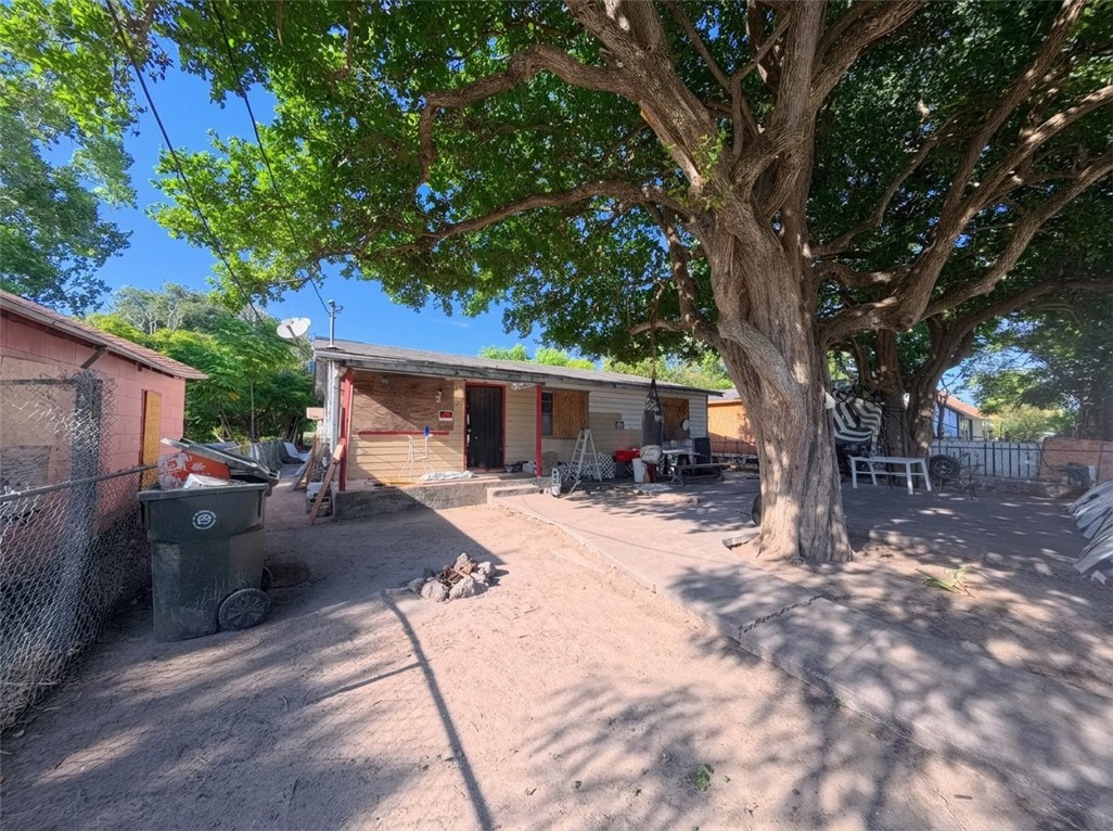1720 Morris St Property Photo 2