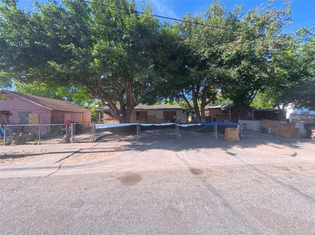 1720 Morris St Property Photo 3
